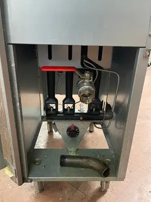 Used Vulcan Used Vulcan 1VEG35M-1 Natural Gas 35-40 lb. Floor Fryer with Millivolt Controls - 70,000 BTU Cookers / Coolers / Fryers Illinois US | Falcon Restaurant Supply #1375782