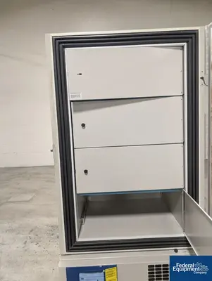 USED VWR VWR ULT Freezer, Model 5706