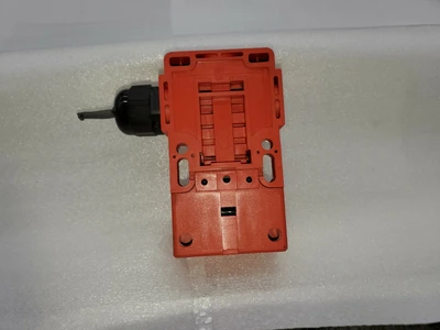 USED SCIENTIFIC ELECTRIC T5009 Universal Toungue-Operated Safety Interlock