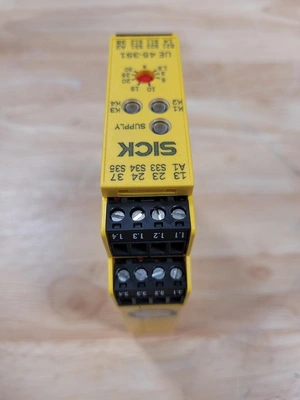 Thompson Machinery Controller Relay Fail Safe Cat. 3 24VDC Delay Off