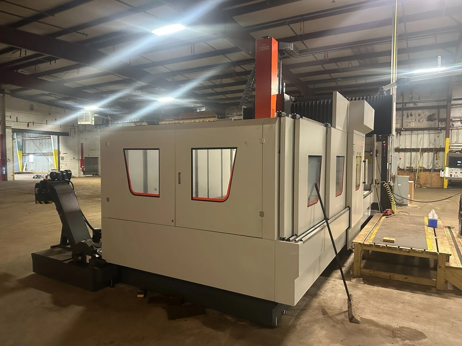 USED 2023 VISION SM4122
