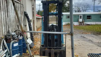 USED 2000 Toyota 42-6FGCU30