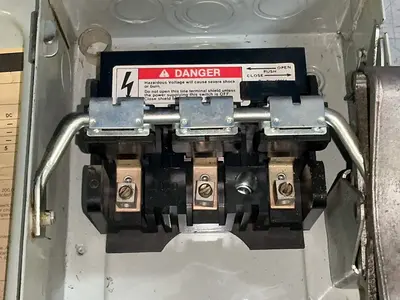 Used SIEMENS NF351 Switchgears Ohio US | HGR 24 #1288724