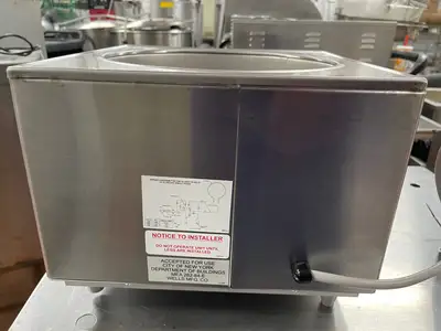 Used Wells Used Wells HW-10 Countertop Food Warmer Cook n Hold, Round, 11 Qt 220V Countertop Display Warmers Illinois US | Falcon Restaurant Supply #1375813
