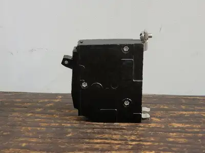 NEW SQUARE D QO115