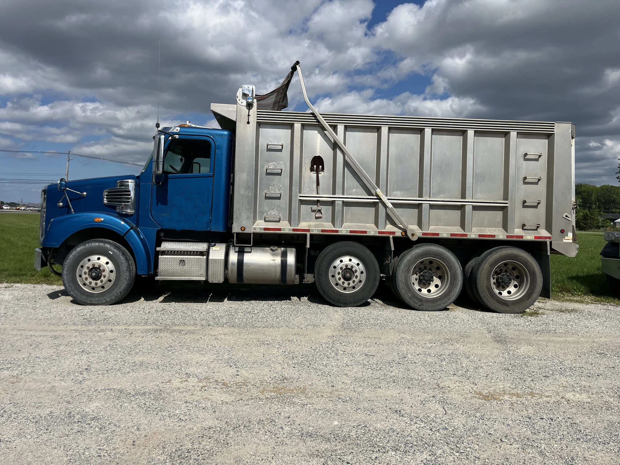 Used 2016 Freightliner 122SD Dump trucks Delaware US | Zadoon Equipment #1480571