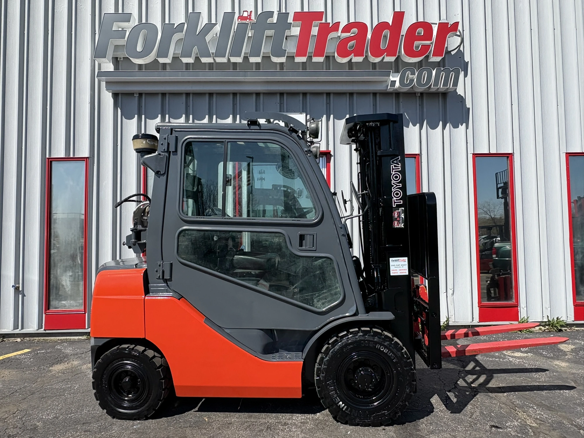 USED 2012 TOYOTA 8FGU25