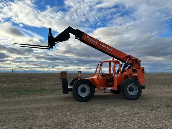 USED 2019 SkyTrak 10042