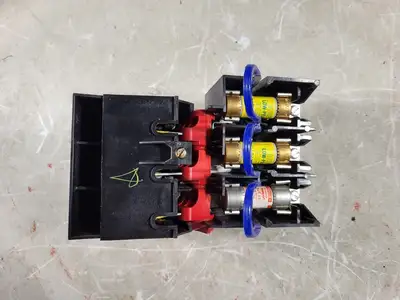 Disconnect Switch with 25 Amp Fuse
