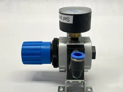 USED FESTO PNEUMATIC PRESSURE REGULATOR 162582 W/ GAUGE