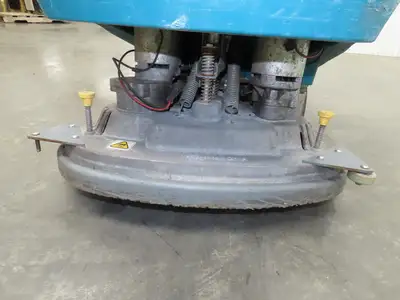 Tennant T500E Walk Behind Floor Scrubber 32" Disc Auto Scrubber 730H