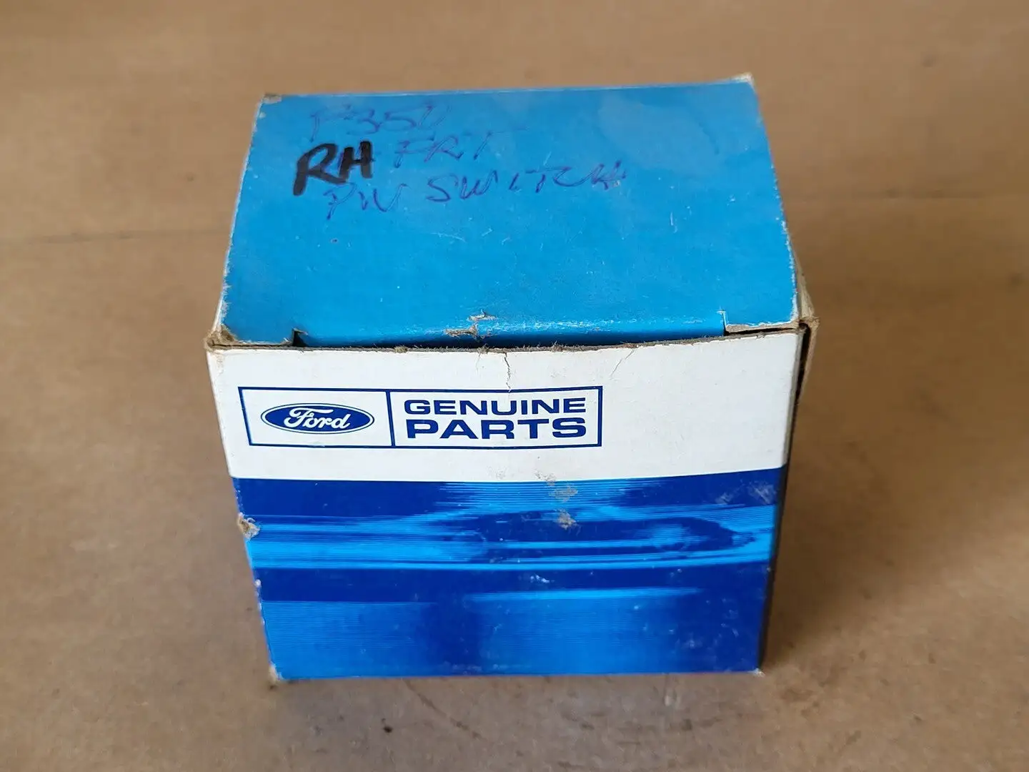 NEW FORD 5C3Z-14529-AAA