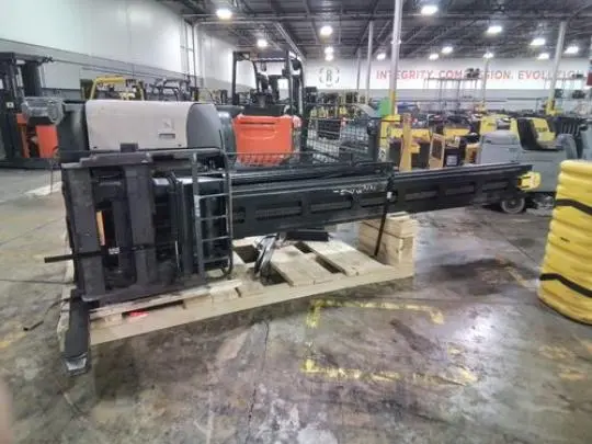 Used 2020 CROWN RMD6095S-32 Reach Trucks Ohio US | Russell Equipment #746293