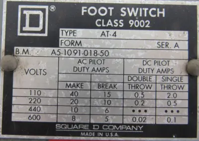 NEW SQUARE D 9002-AT4 FOOT SWITCH 9002AT4