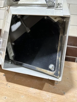 USED Maguire 20x20
