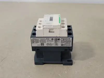 USED SCHNEIDER ELECTRIC LC1D18