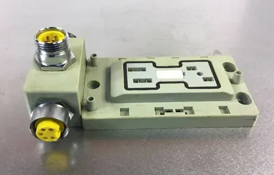 ALLEN BRADLEY 1792D-CB18P SER. B ARMOR BLOCK MAXUM REV. B01. 3D-8