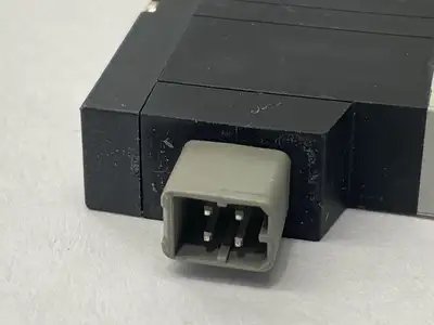 Used SMC Plug-In SIngle Solenoid Valve 5-Port Solenoid Valves Michigan US | Maverick Industrial Sales #1401140