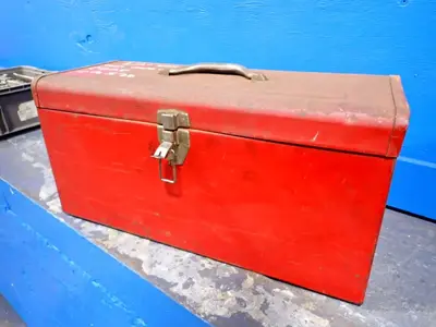 18" X 8 1/2" X 8" Tool Box
