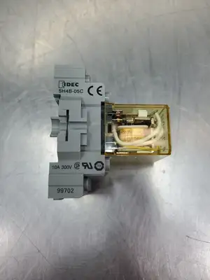 USED IDEC RH4B-UL 120VAC Relay w/SH4B-05C Base Socket.