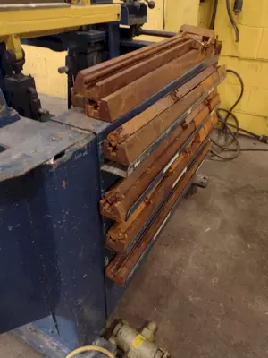 USED FELDMAN FF-24 WORKCENTERLENGTH OF BENDING RAMS ... 24"