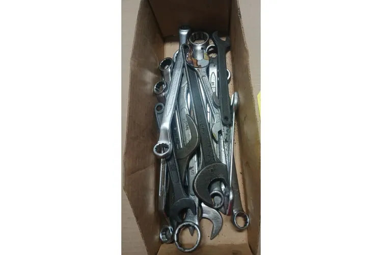 Used _UNKNOWN_ _UNKNOWN_ Wrenches Ohio US | Thompson Auctioneers #1547252