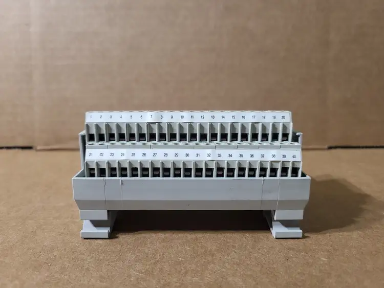 Used ALLEN-BRADLEY 1492-IFM20F-F-2 Misc Electrical & Power Parts British Columbia CA | Lenmark #1439018