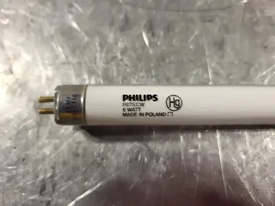 NEW PHILIPS F6T5/CW