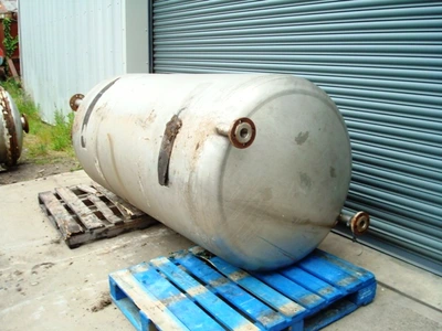 880 L S/S Horizontal Tank