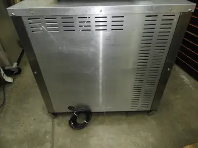 Used Continental Used 32" Continental UC32-GD Under Counter Commercial Refrigerator with Glass Door Undercounter Refrigerators Illinois US | Falcon Restaurant Supply #1376451