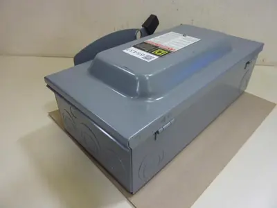 USED SQUARE D D323N