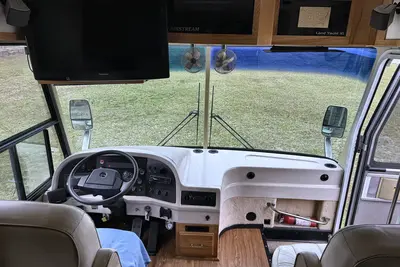 Used 2002 AIRSTREAM LAND YACHT XL396 Campers, Caravans, Motorhomes Kentucky US | Proxy Equipment #1385122