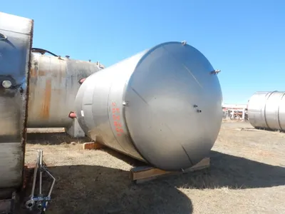 _UNKNOWN_ 8,400 GALLON Stainless Steel Tanks | Perry Equipment (4)