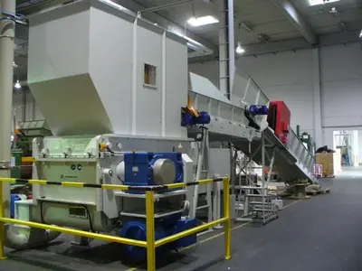 USED HOSOKAWA TWO-STAGE PLASTIC SHREDDING AND GRANULATION SYSTEM