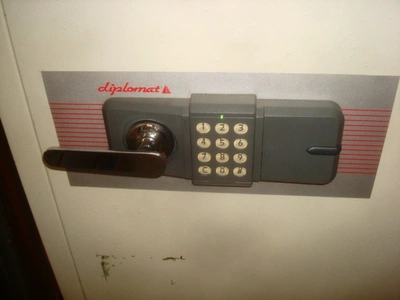 300L Diplomatic Media Safe