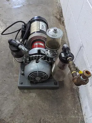 GAST 1/2 Hp Vacuum Pump