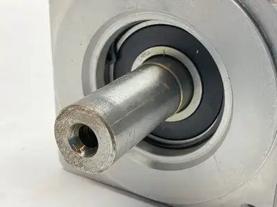 USED KOLLMORGEN SERVO MOTOR 6000RPM 7.7A 640VDC 1.25KW