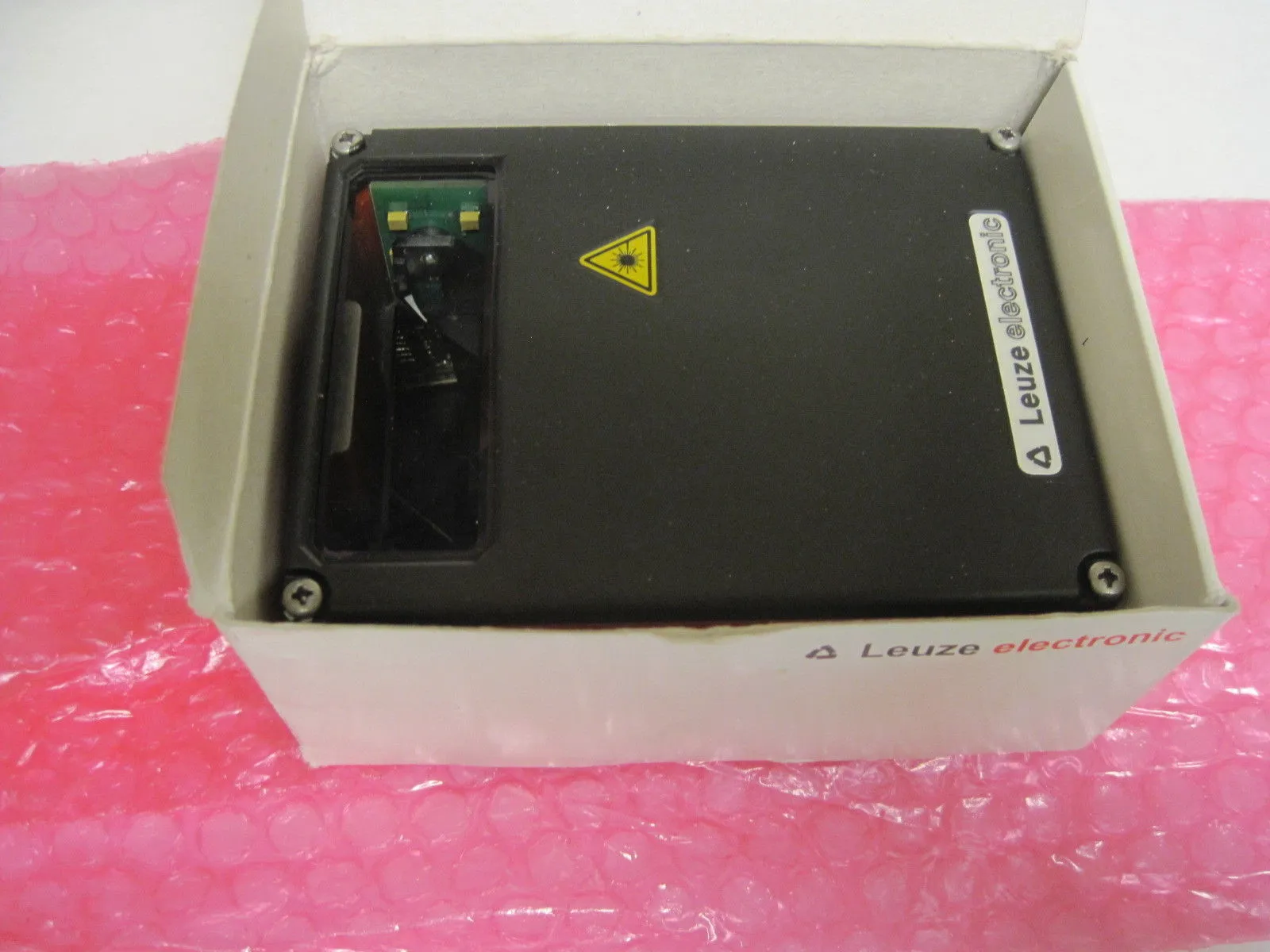 NEW LEUZE BCL-32-R1-F-100 BARCODE READER BCL32R1F100 V02.00