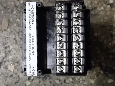 USED HONEYWELL UDC3200 / DC3201CE100R21010000000