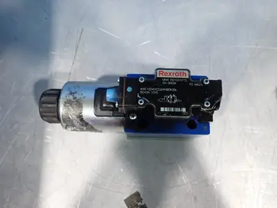 USED REXROTH 4WE10D40/CG24N9DK35L