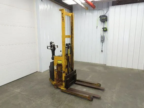 Used BIG JOE _UNKNOWN_ Pallet Lifters Indiana US | Arrow Industrial #617337