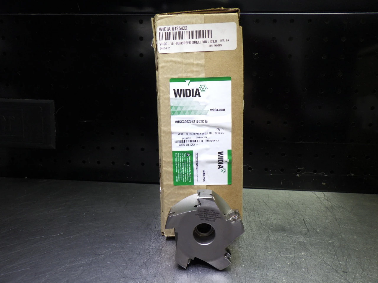 Widia 3" Coolant Thru Indexable Endmill 1" Arbor VHSC300Z05S100XD16 (LOC1219B)