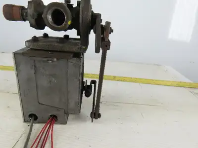 Barber-Coleman EA57 Actuator 0.65A 120V 60Hz 40W W/2-3706 1" NPT Valve