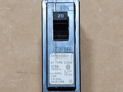 USED SCHNEIDER ELECTRIC CHOM120