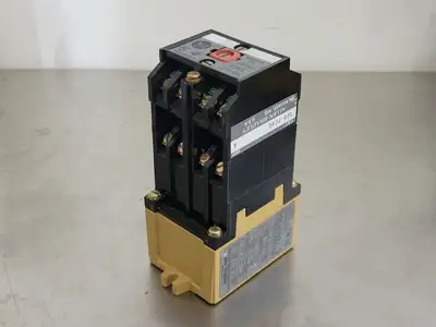 USED ALLEN-BRADLEY 700-P200A1
