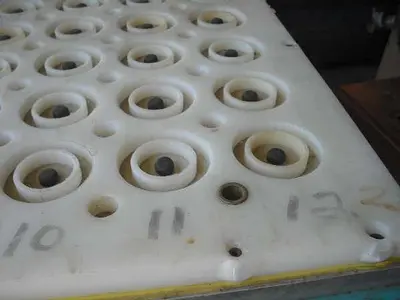 (3) SPEARHEAD 4FT x 7FT POD-TYPE VACUUM TABLES