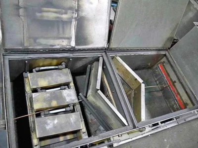 Strip Cleaning System, Bathy's