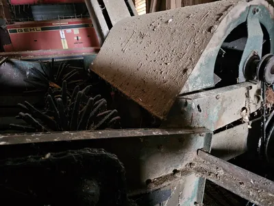 NEW IDEA 325 Harvesting Equipment | Iron Listing (39)