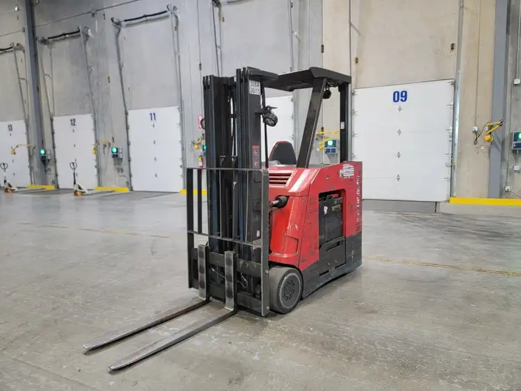 Used RAYMOND 425-C40TT Misc Forklifts British Columbia CA | Lenmark #237712
