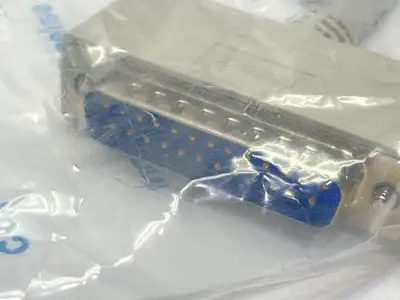NEW L-COM MOLDED D-SUB CABLE DB25 MALE RIGHT ANGLE EXIT 3 MALE 1FT